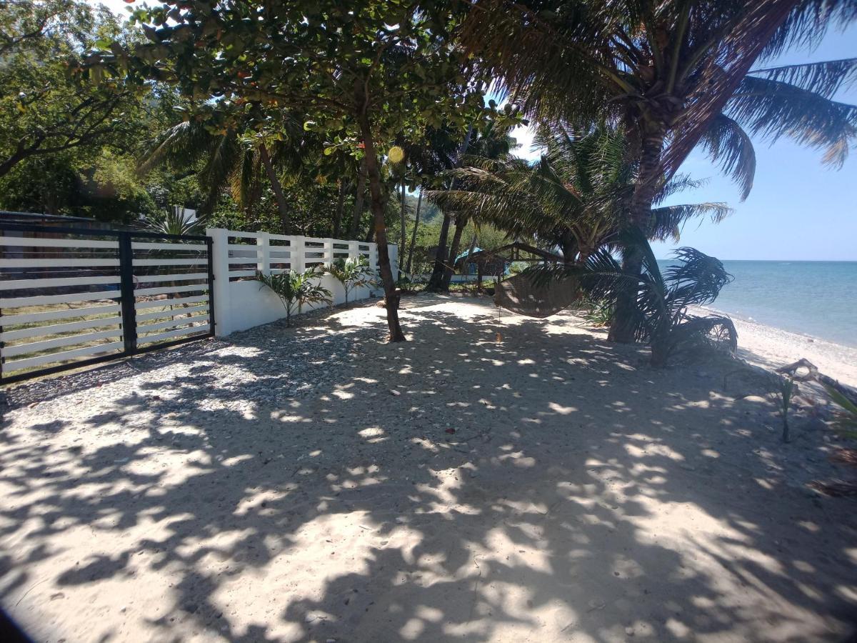 Amami Beachfront Villa With Private Beach Puerto Galera Esterno foto