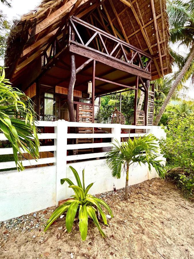 Amami Beachfront Villa With Private Beach Puerto Galera Esterno foto