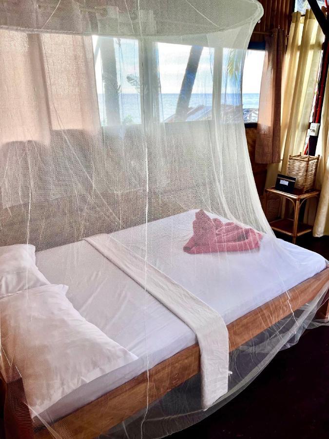Amami Beachfront Villa With Private Beach Puerto Galera Esterno foto