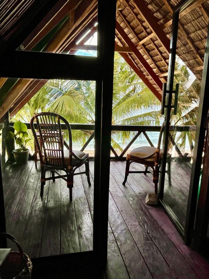 Amami Beachfront Villa With Private Beach Puerto Galera Esterno foto
