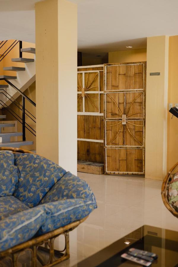 Amami Beachfront Villa With Private Beach Puerto Galera Esterno foto
