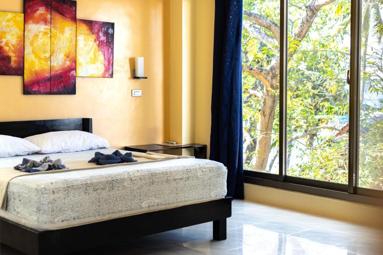 Amami Beachfront Villa With Private Beach Puerto Galera Esterno foto