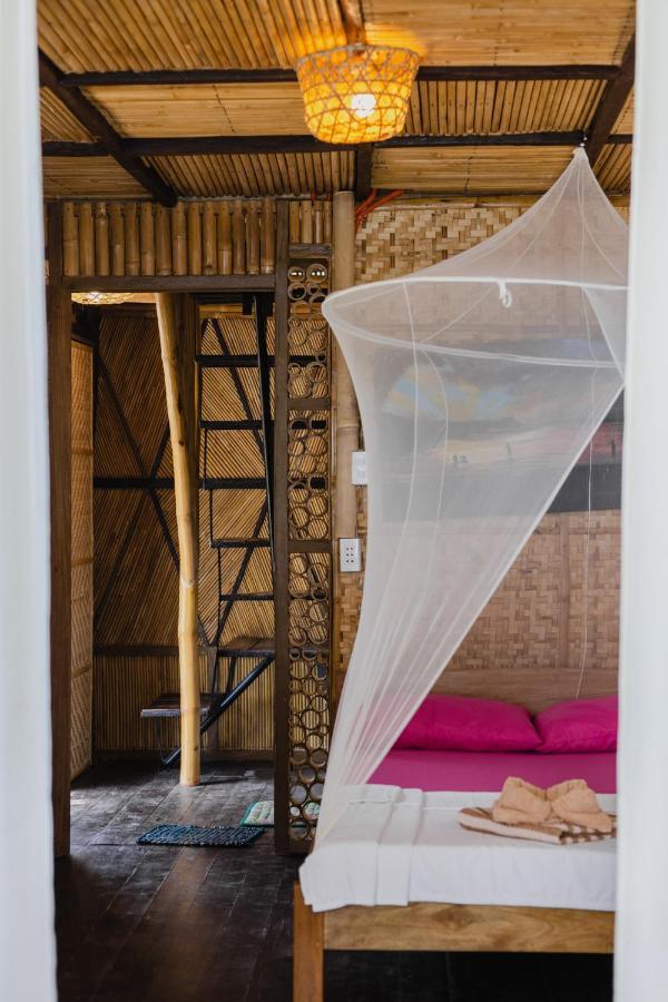 Amami Beachfront Villa With Private Beach Puerto Galera Esterno foto