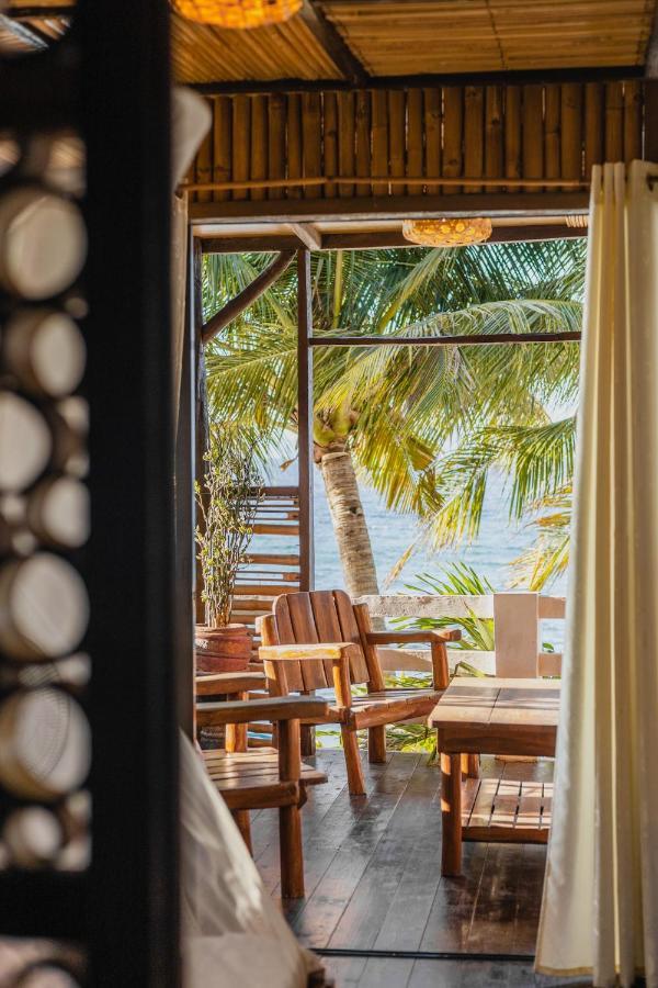 Amami Beachfront Villa With Private Beach Puerto Galera Esterno foto