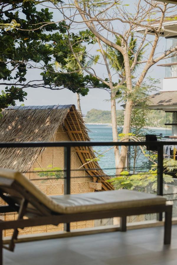 Amami Beachfront Villa With Private Beach Puerto Galera Esterno foto