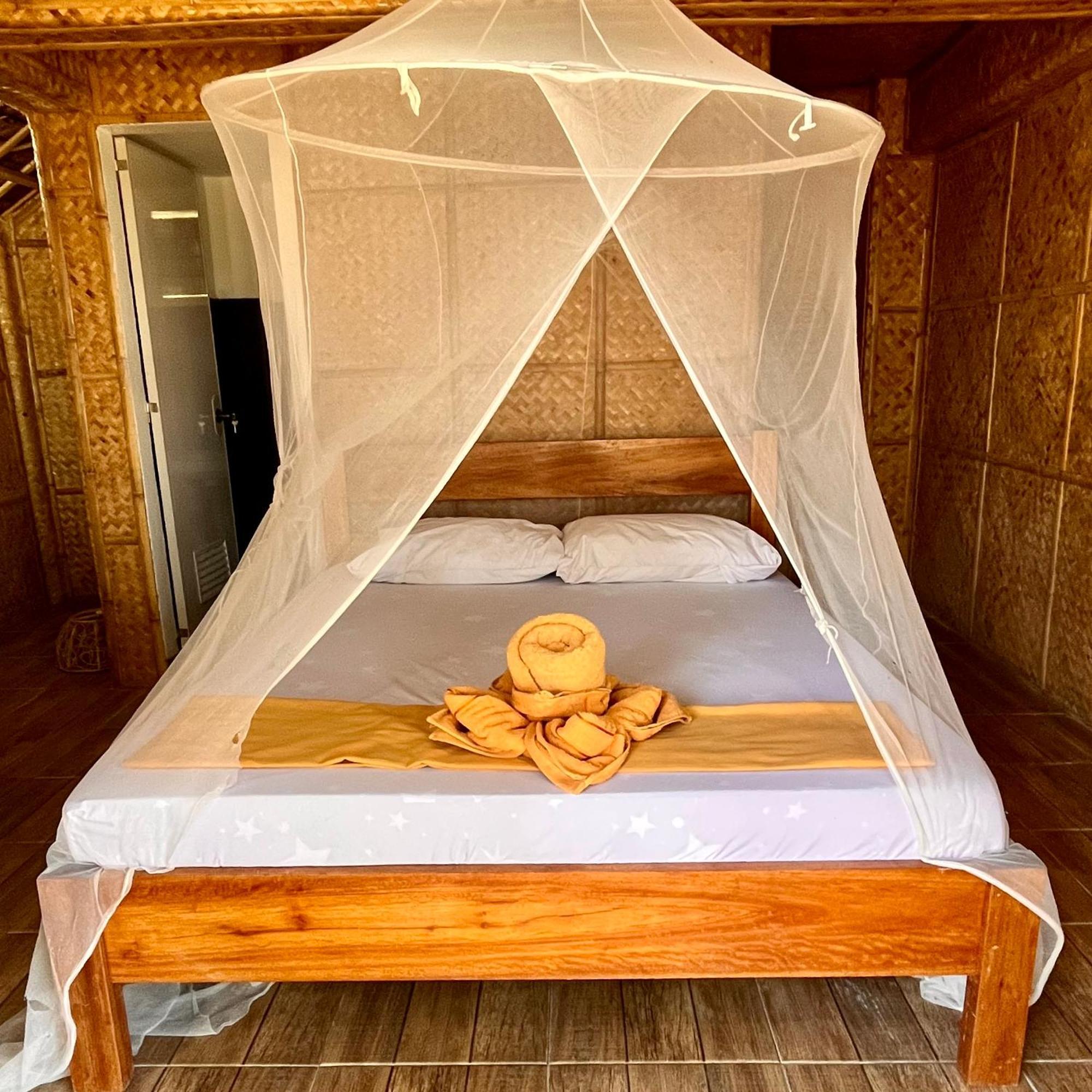 Amami Beachfront Villa With Private Beach Puerto Galera Esterno foto