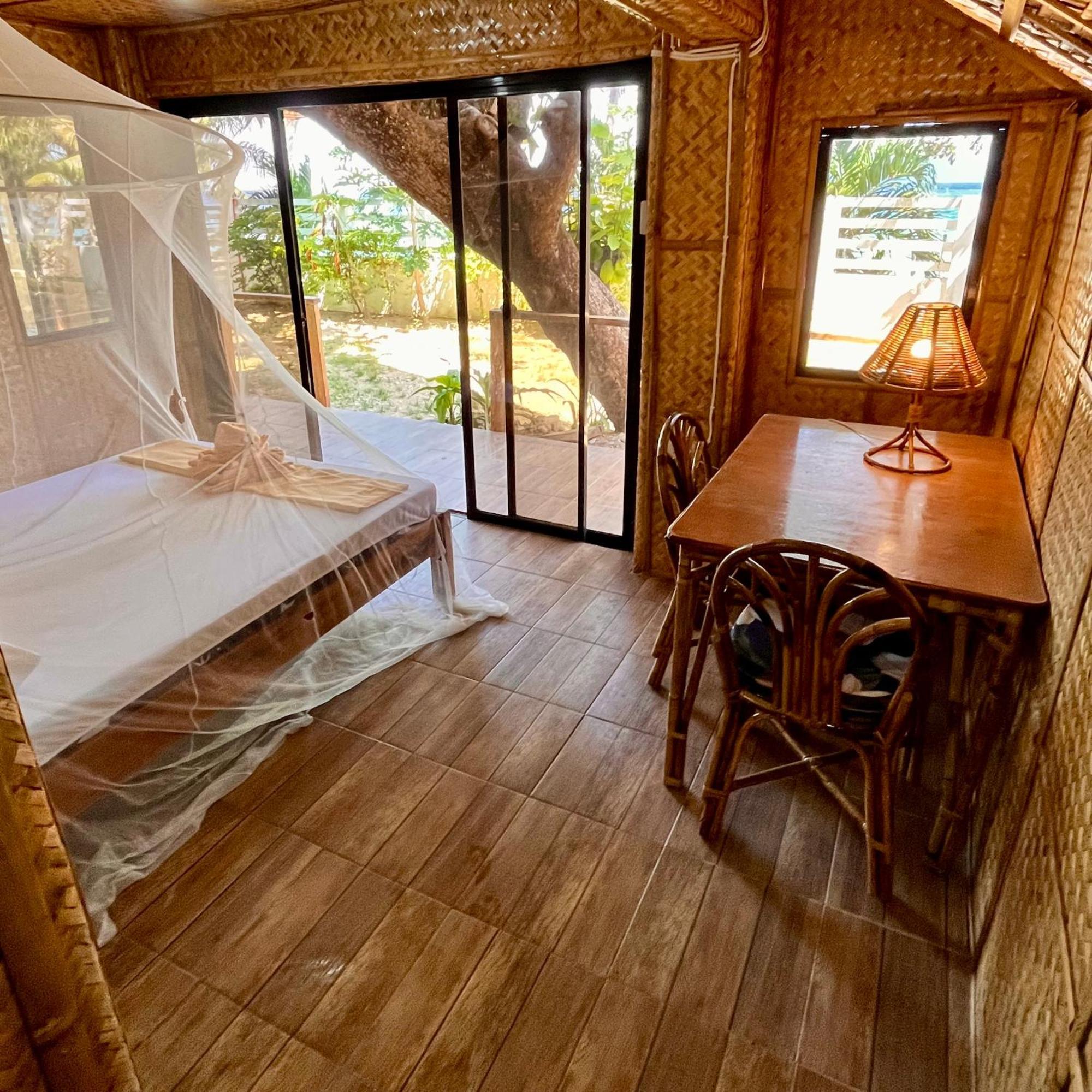 Amami Beachfront Villa With Private Beach Puerto Galera Esterno foto