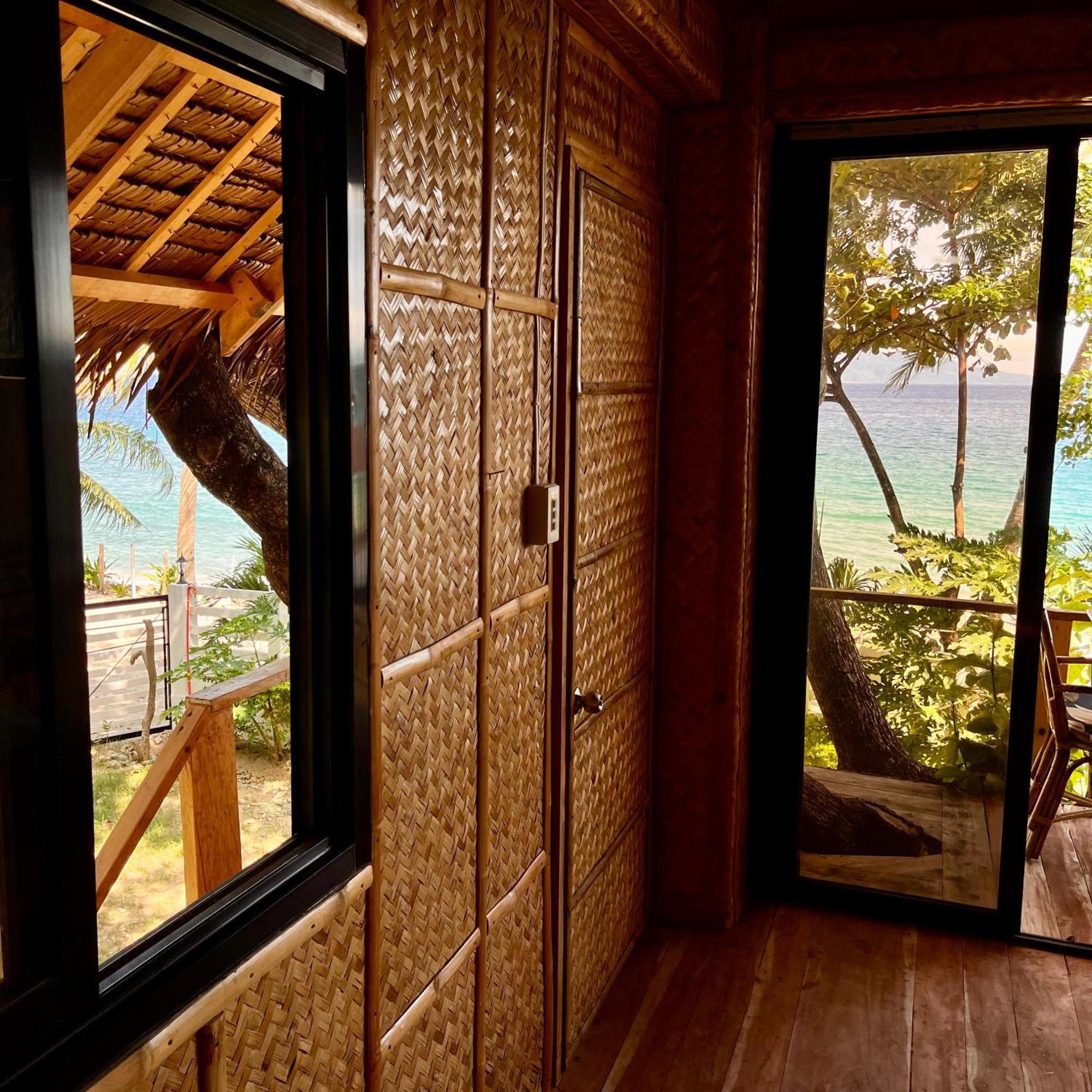 Amami Beachfront Villa With Private Beach Puerto Galera Esterno foto