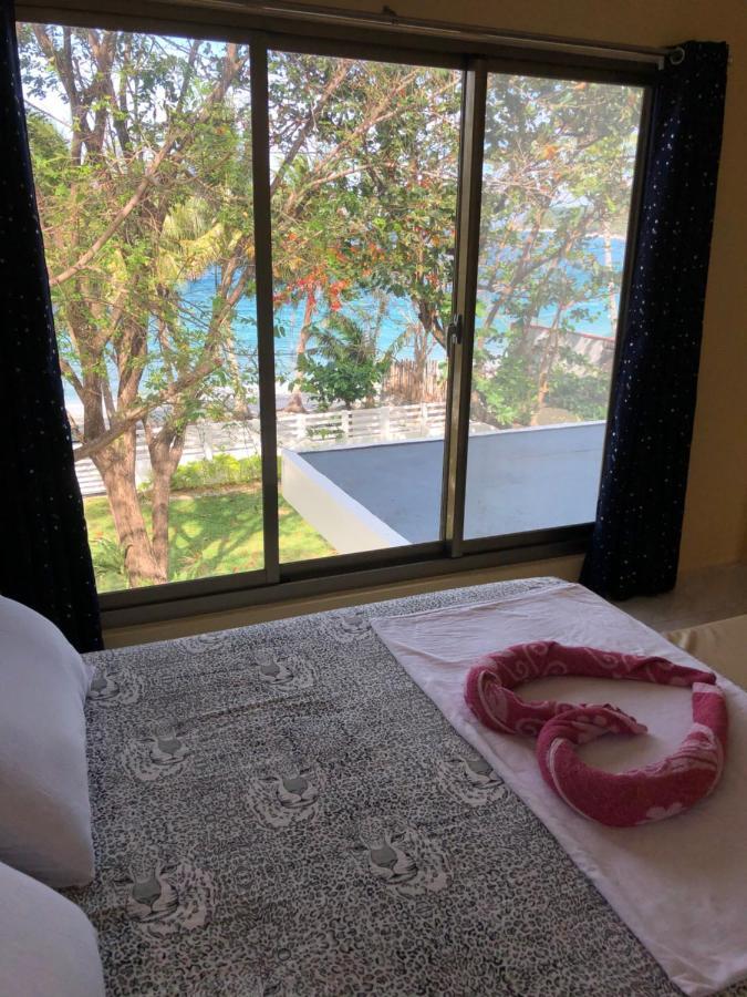 Amami Beachfront Villa With Private Beach Puerto Galera Esterno foto